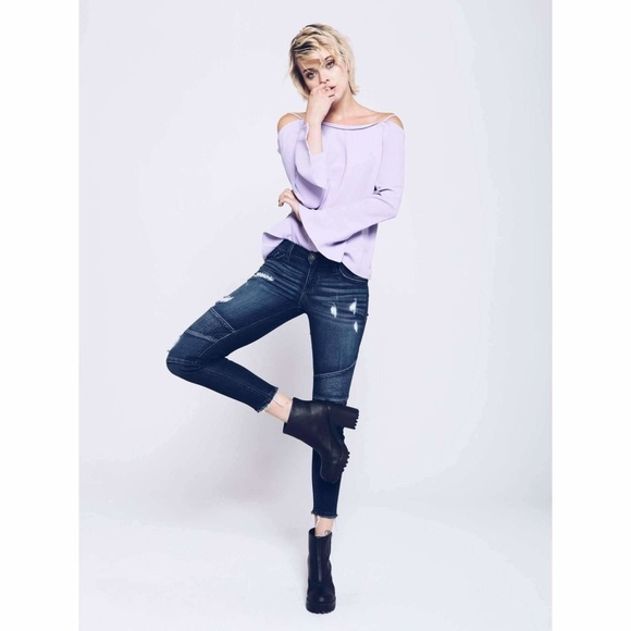 Last 23, 24 ‼️ Dark Wash Low Rise Moto Jeans - Picture 6 of 7